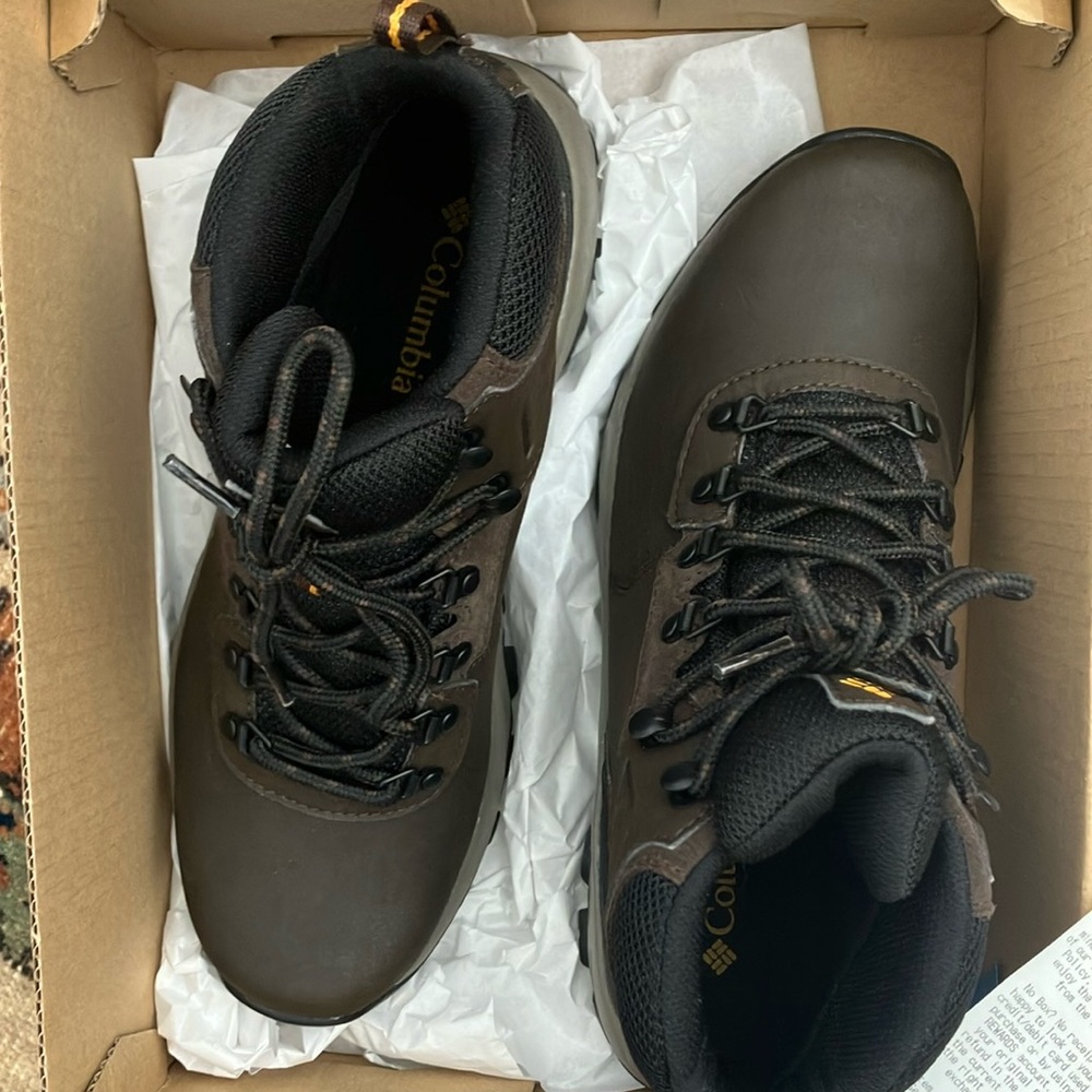 Columbia Men's Dark Brown Hiking Boots - Picture 3 of 10